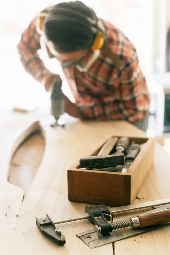 Les meubles bas de gamme se dégradent vite dans les zones humides.
