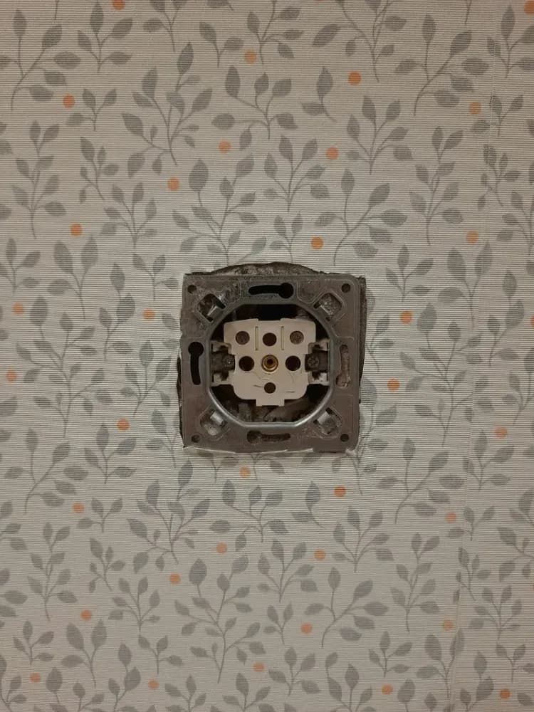 Électricité : sécuriser l’installation pour la vie quotidienne et la revente.